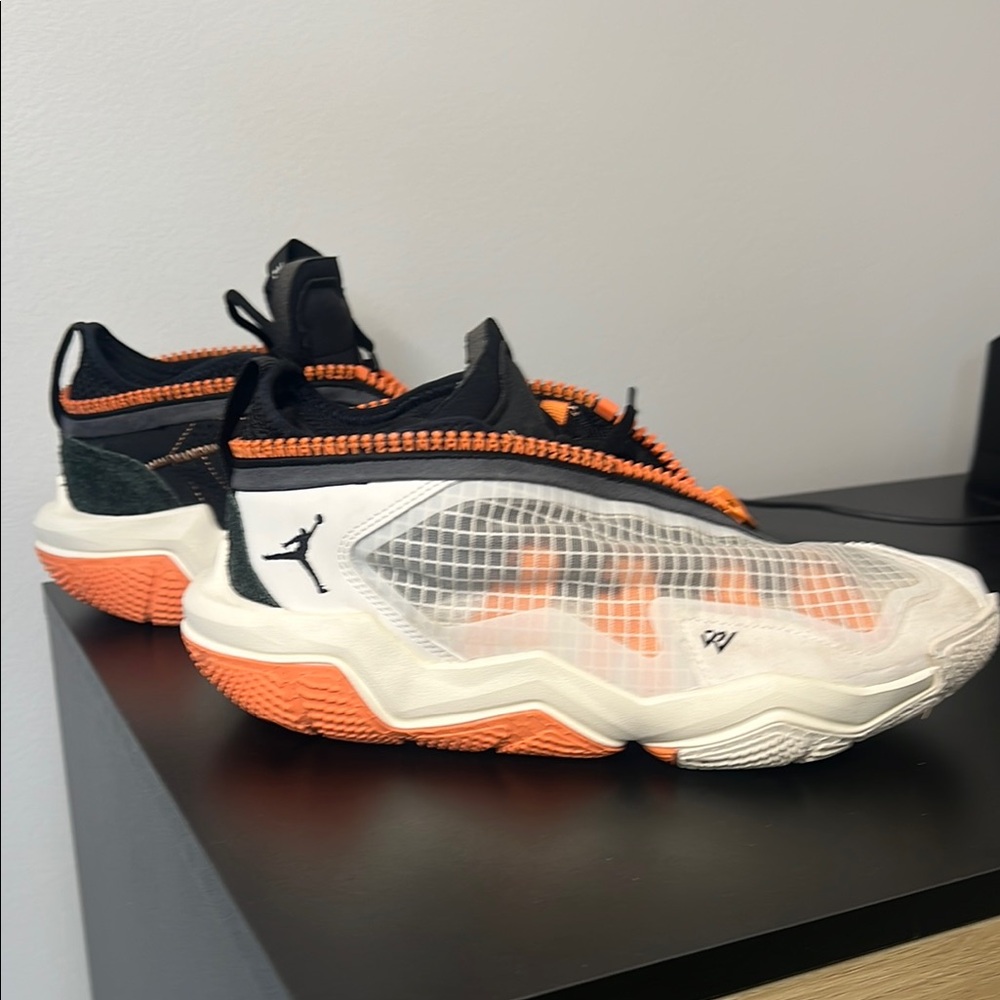 Nike Jordan Why Not Zer0.6 Rattan - Size 6.5Y